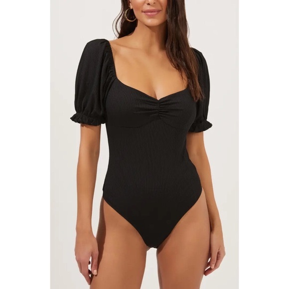 Astr Tops - 45. NWT ASTR THE LABEL RUFFLE PUFF SLEEVE BODYSUIT BLACK